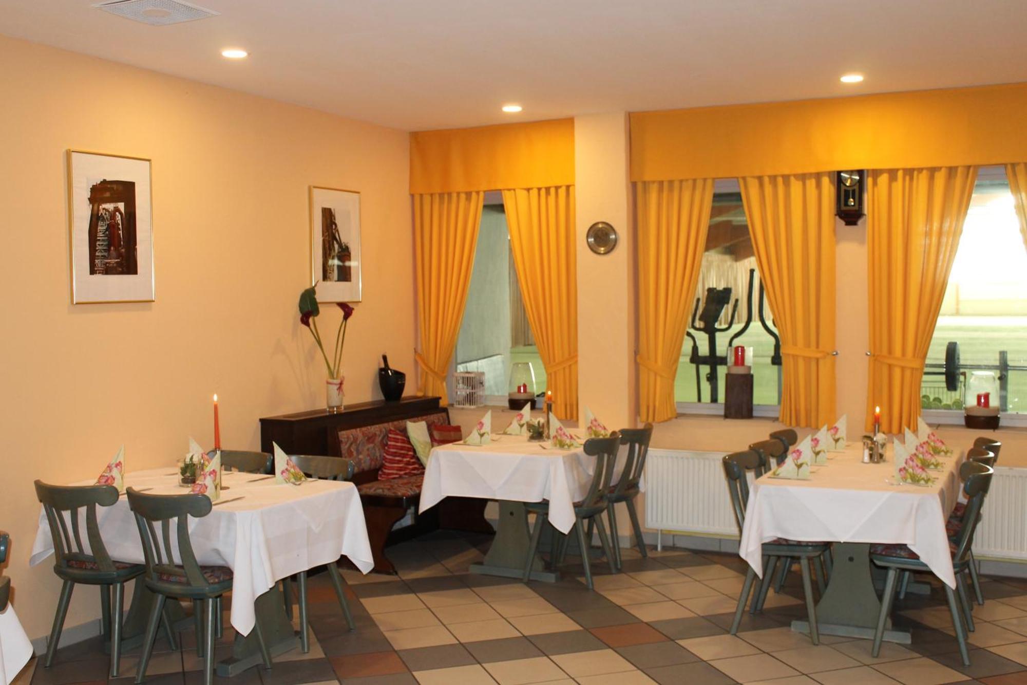 Toto'S Gasthaus Hattingen Dış mekan fotoğraf